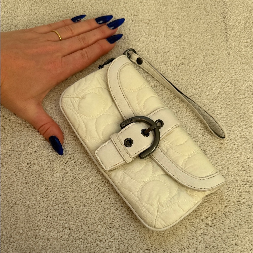 Vintage Y2K Coach Quilted White Wristlet with Buckle!